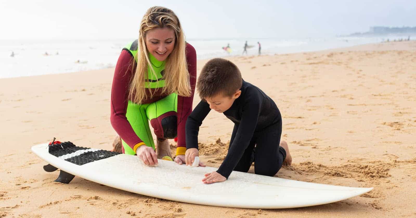 how to wax a surfboard