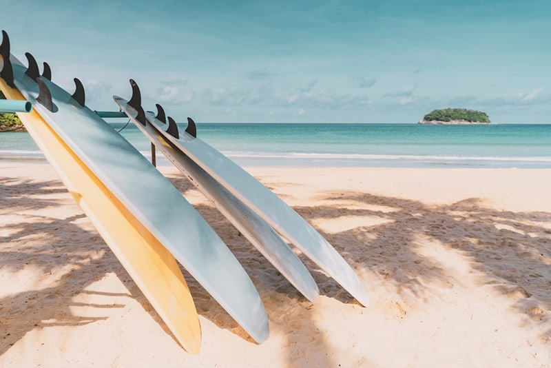 Surfboard-on-tropical-beach