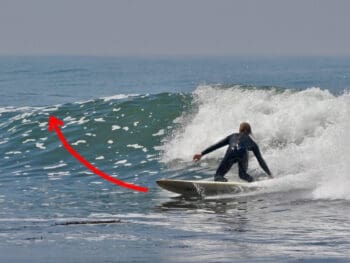 How-to-Do-a-Bottom-Turn-In-Surfing