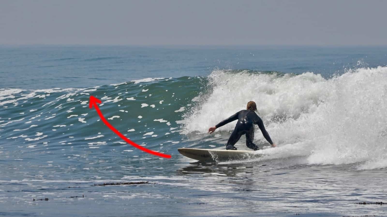 How-to-Do-a-Bottom-Turn-In-Surfing